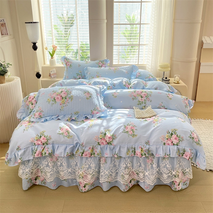 91家纺网 家纺一手货源 找家纺 乐逸家纺 2025新款100%纯棉全棉印花法式风情蕾丝花边床裙床盖款四件套 玫瑰风情-蓝
