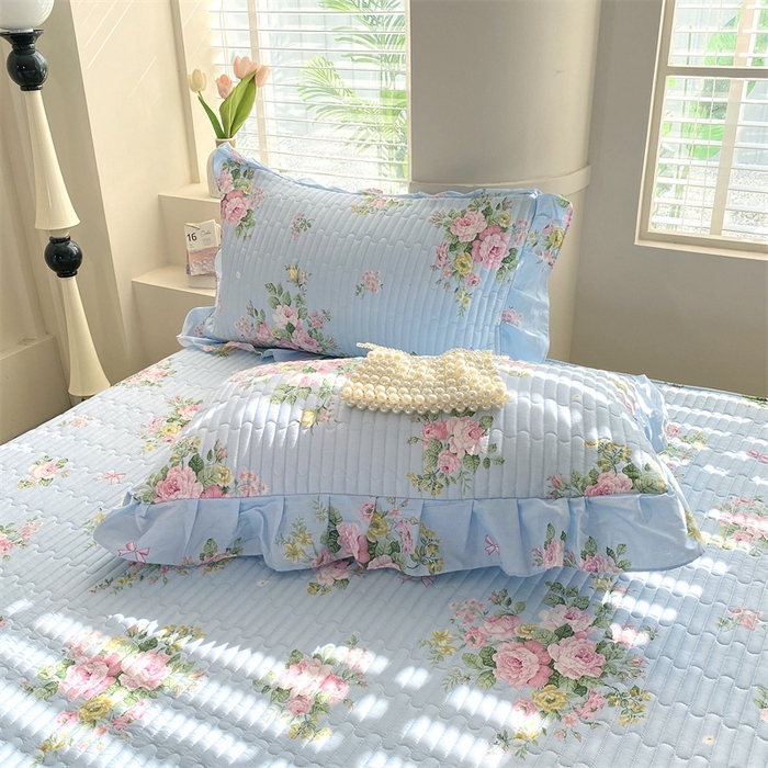 91家纺网 家纺一手货源 找家纺 乐逸家纺 2025新款100%纯棉全棉印花法式风情蕾丝花边床裙床盖款四件套 玫瑰风情-蓝