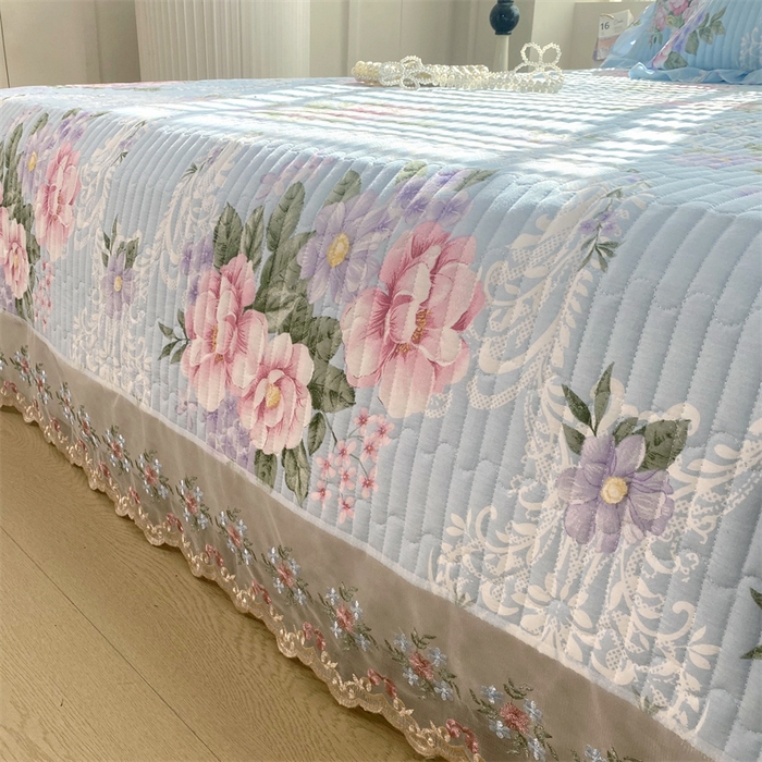 91家纺网 家纺一手货源 找家纺 乐逸家纺 2025新款100%纯棉全棉印花法式风情蕾丝花边床裙床盖款四件套 诺曼底庄园-蓝