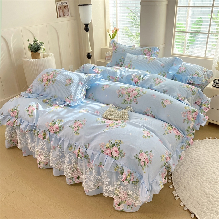 91家纺网 家纺一手货源 找家纺 乐逸家纺 2025新款100%纯棉全棉印花法式风情蕾丝花边床裙床盖款四件套 玫瑰风情-蓝