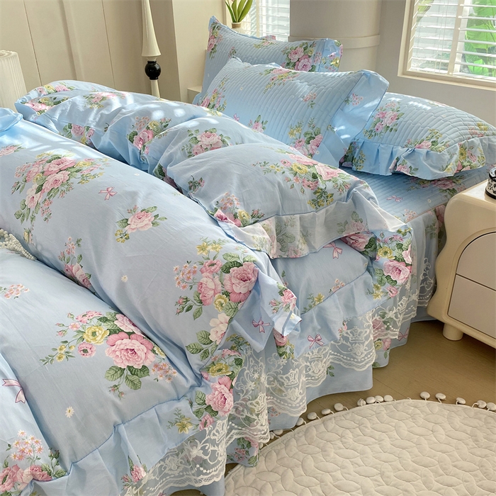 91家纺网 家纺一手货源 找家纺 乐逸家纺 2025新款100%纯棉全棉印花法式风情蕾丝花边床裙床盖款四件套 玫瑰风情-蓝