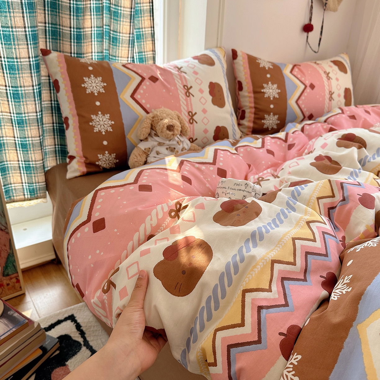 91家纺网 家纺一手货源 找家纺 桃子家居 2026新款ins小清新费尔岛猫咪全棉纯棉印花四件套 棉-甜粉樱桃猫