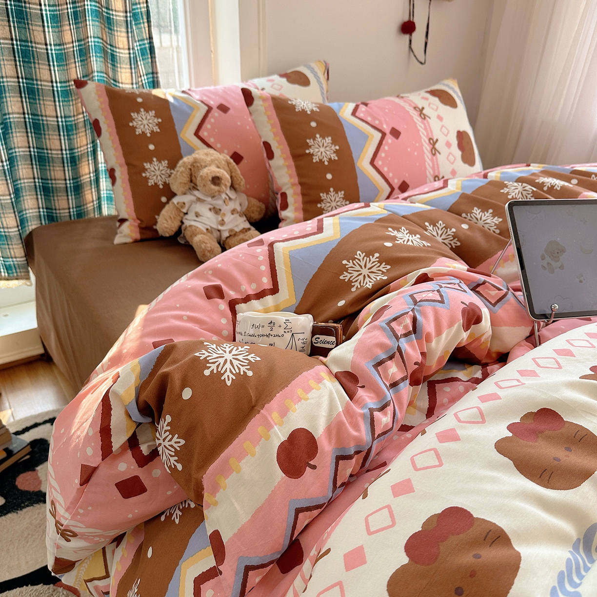 91家纺网 家纺一手货源 找家纺 桃子家居 2026新款ins小清新费尔岛猫咪全棉纯棉印花四件套 棉-甜粉樱桃猫