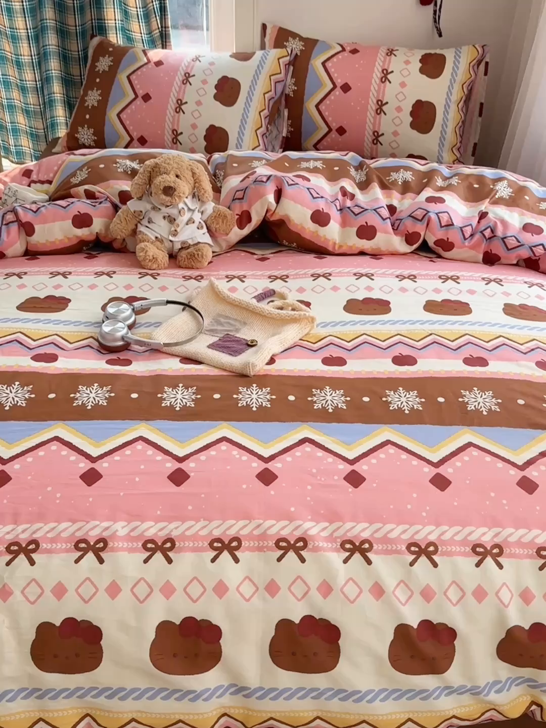 91家纺网 家纺一手货源 找家纺 桃子家居 2026新款ins小清新费尔岛猫咪全棉纯棉印花四件套 棉-甜粉樱桃猫