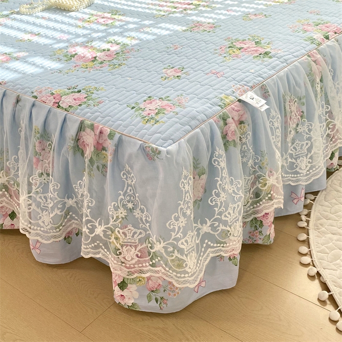 91家纺网 家纺一手货源 找家纺 乐逸家纺 2025新款100%纯棉全棉印花法式风情蕾丝花边床裙床盖 玫瑰风情-蓝