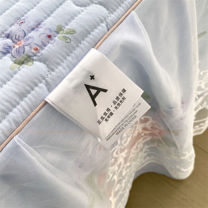 91家纺网 家纺一手货源 找家纺 乐逸家纺 2025新款100%纯棉全棉印花法式风情蕾丝花边床裙床盖 梦之蝶