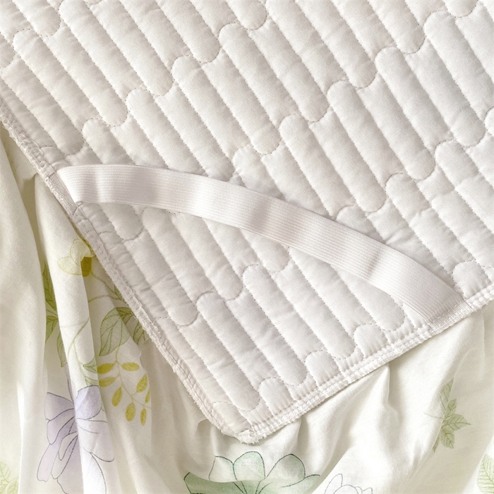 91家纺网 家纺一手货源 找家纺 乐逸家纺 2025新款100%纯棉全棉印花法式风情蕾丝花边床裙床盖 柔风铃兰花瓣