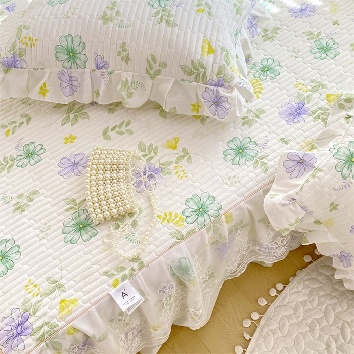 91家纺网 家纺一手货源 找家纺 乐逸家纺 2025新款100%纯棉全棉印花法式风情蕾丝花边床裙床盖 柔风铃兰花瓣