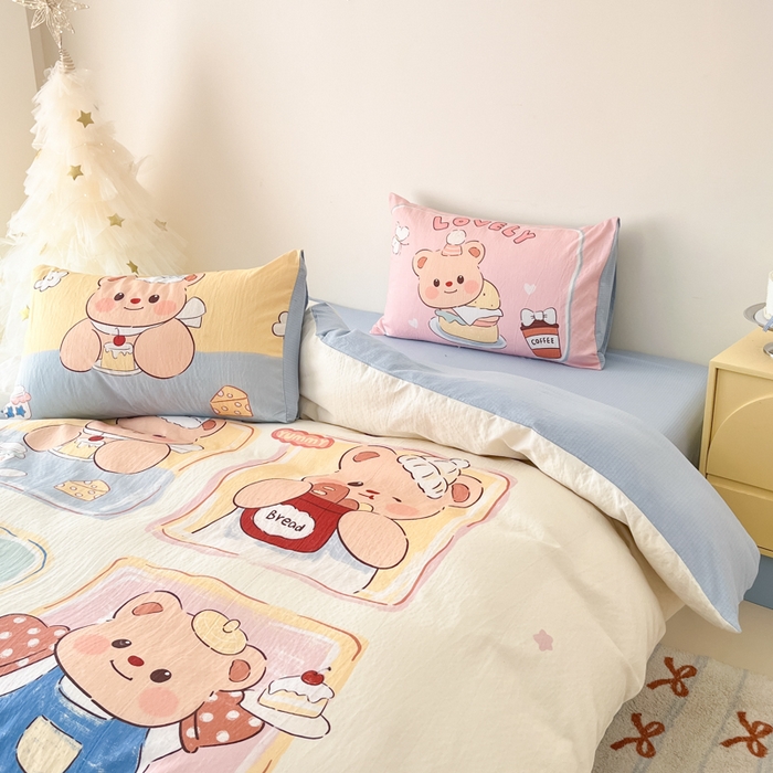 91家纺网 家纺一手货源 找家纺 海岛哥哥 2025新款大版印花云感双层纱四件套 熊熊茶话会