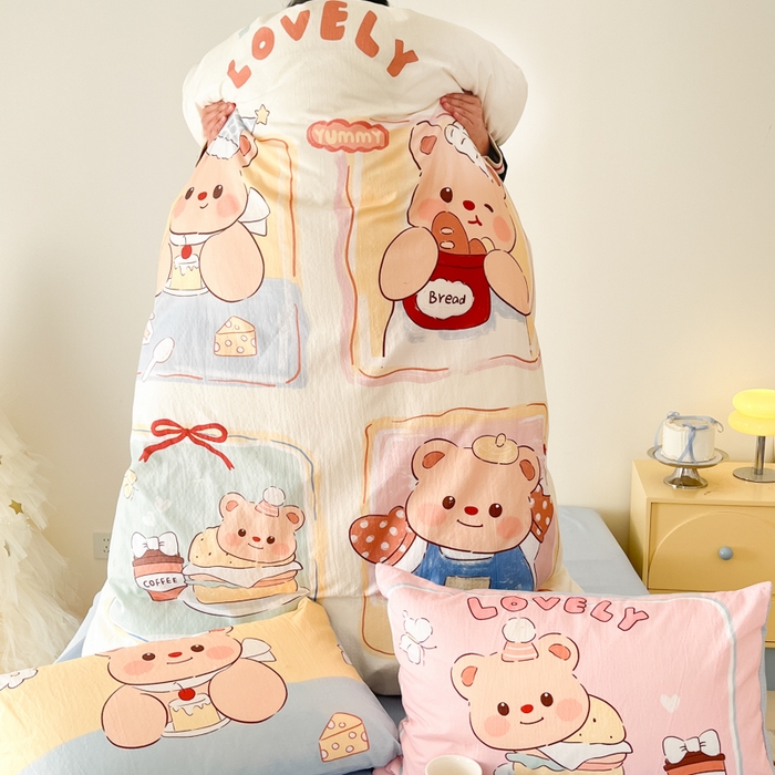 91家纺网 家纺一手货源 找家纺 海岛哥哥 2025新款大版印花云感双层纱四件套 熊熊茶话会