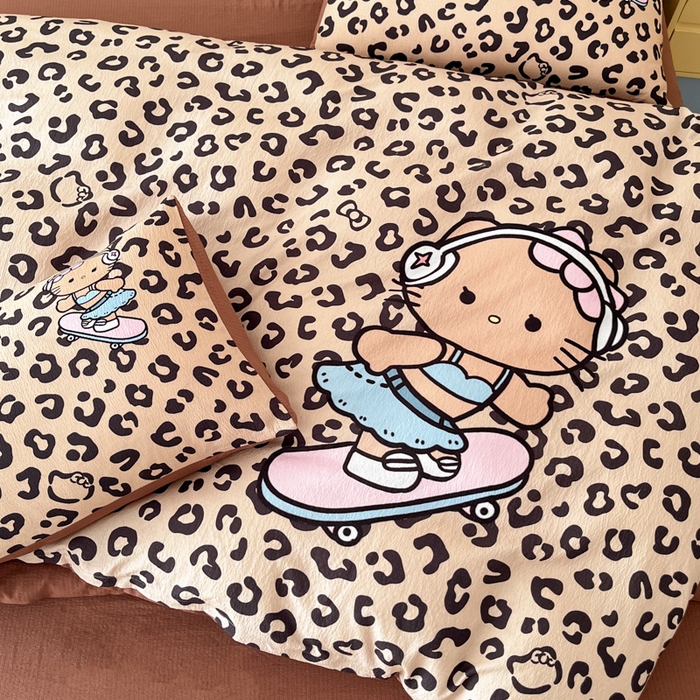 91家纺网 家纺一手货源 找家纺 港岛妹妹 2025新款大版印花云感双层纱四件套 豹纹凯蒂