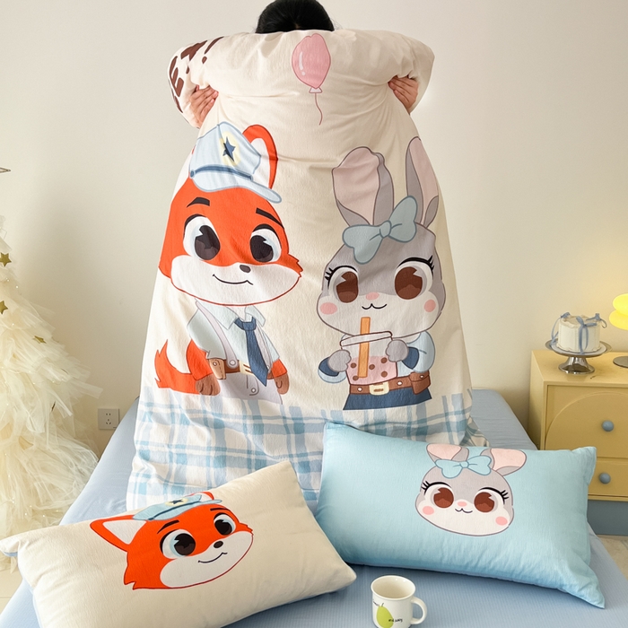 91家纺网 家纺一手货源 找家纺 港岛妹妹 2025新款大版印花云感双层纱四件套 快乐逮捕