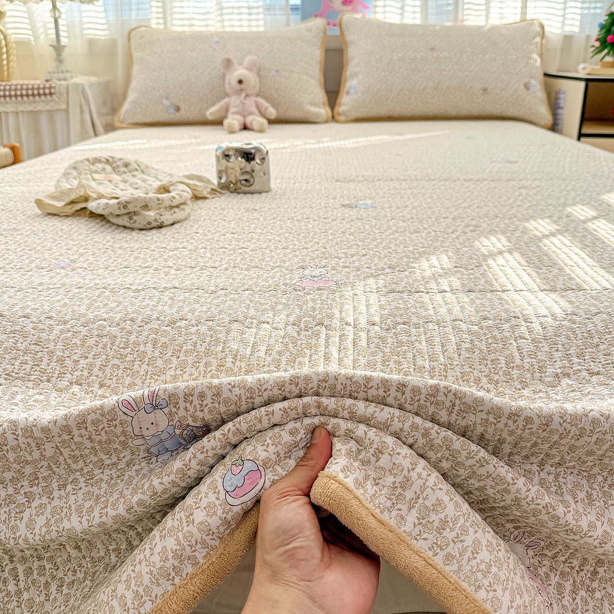 91家纺网 家纺一手货源 找家纺 （总）恒尚居 2026新款A双层纱B牛奶绒床盖双面两用夹棉床单学生床垫床褥子系列二