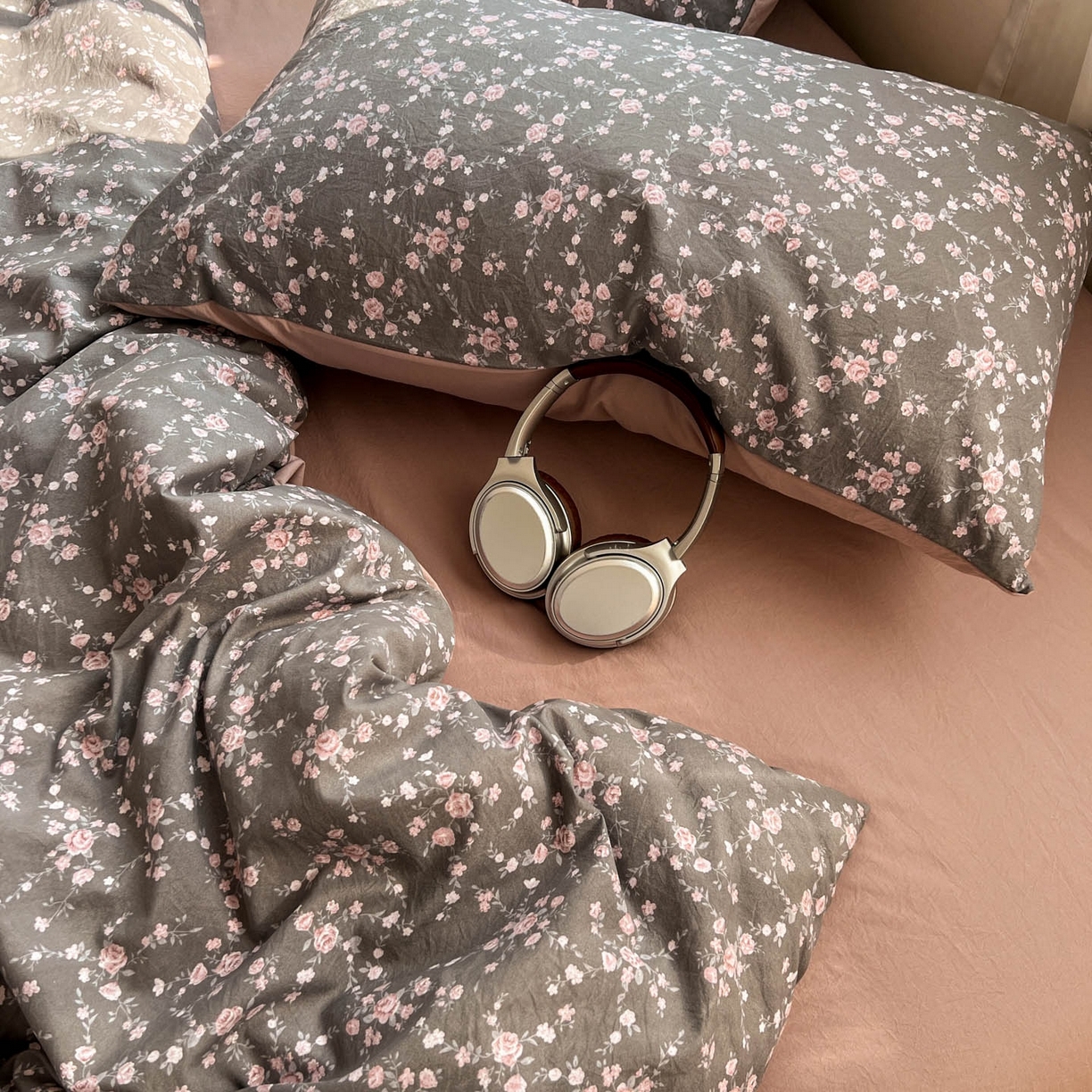 91家纺网 家纺一手货源 找家纺 格真 2026新款韩国小布袋A类古法水洗仿棉云感纱四件套 罗逸淮