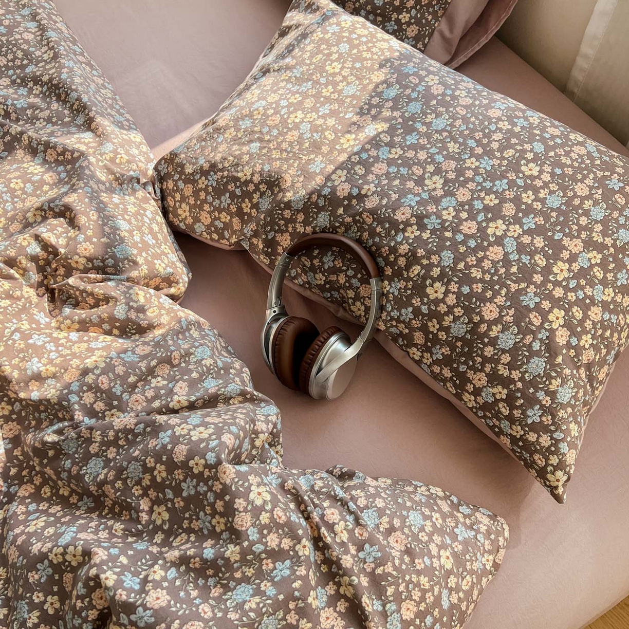 91家纺网 家纺一手货源 找家纺 格真 2026新款韩国小布袋A类古法水洗仿棉云感纱四件套 漫野