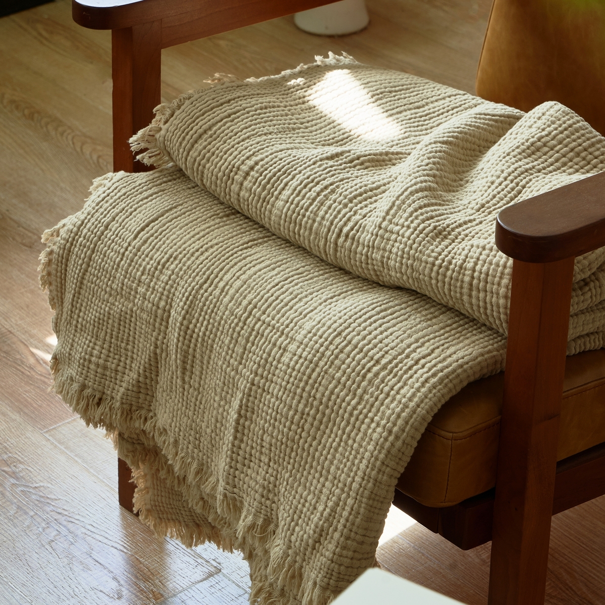 91家纺网 家纺一手货源 找家纺 子和 2024新款全棉四层纱流苏毯 鼠尾草绿