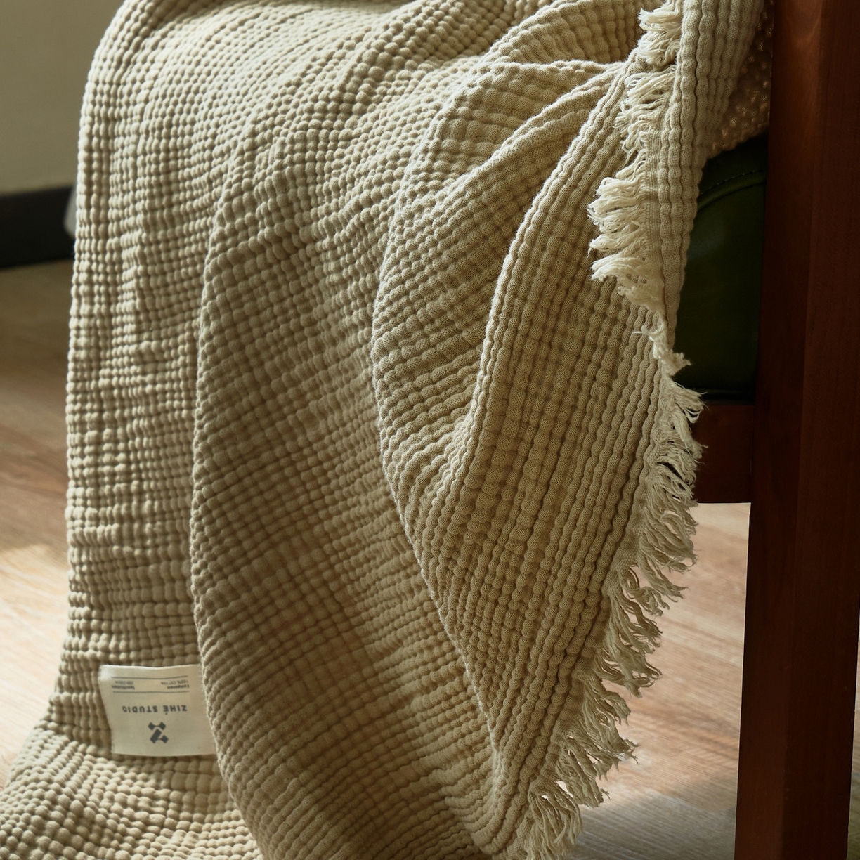 91家纺网 家纺一手货源 找家纺 子和 2024新款全棉四层纱流苏毯 鼠尾草绿