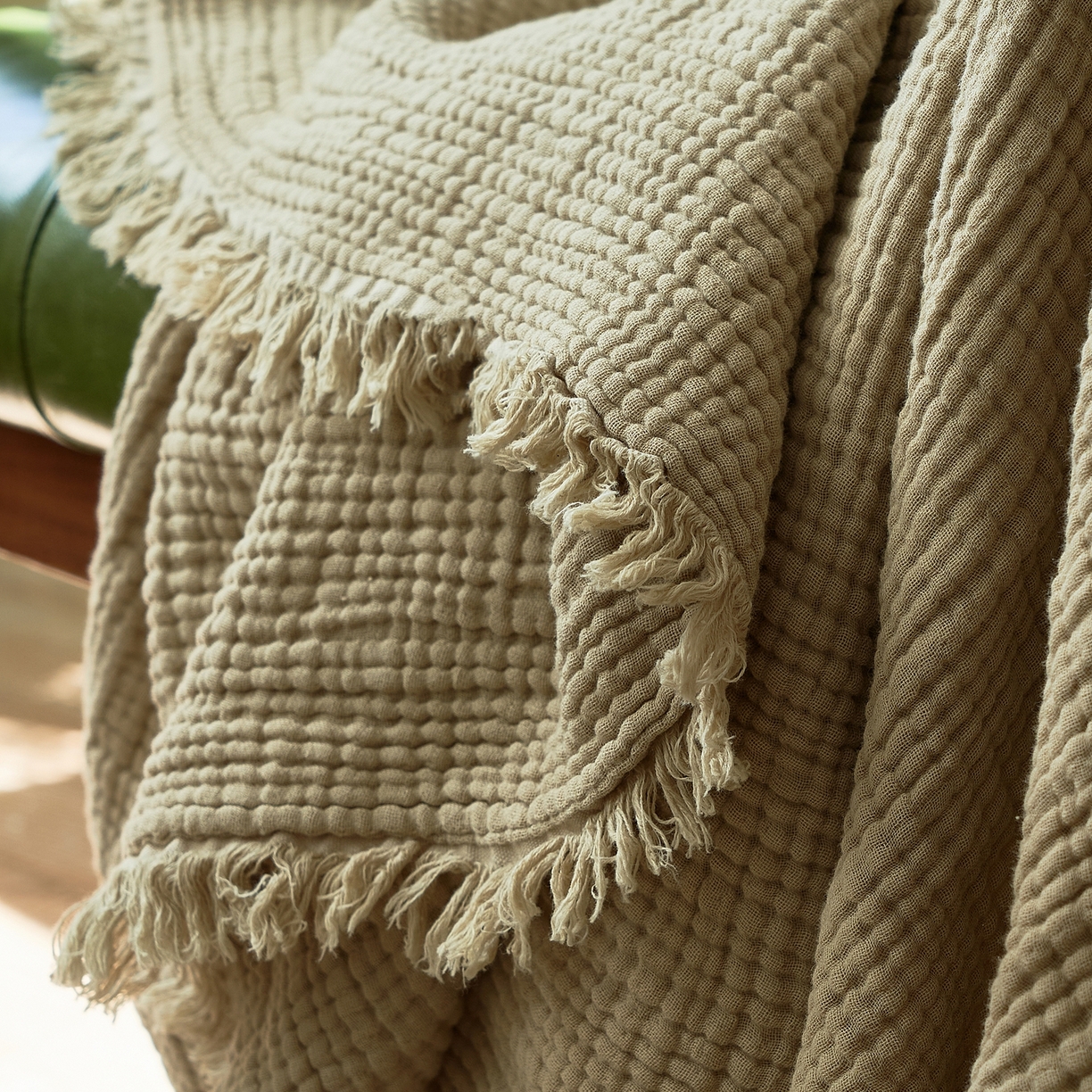 91家纺网 家纺一手货源 找家纺 子和 2024新款全棉四层纱流苏毯 鼠尾草绿