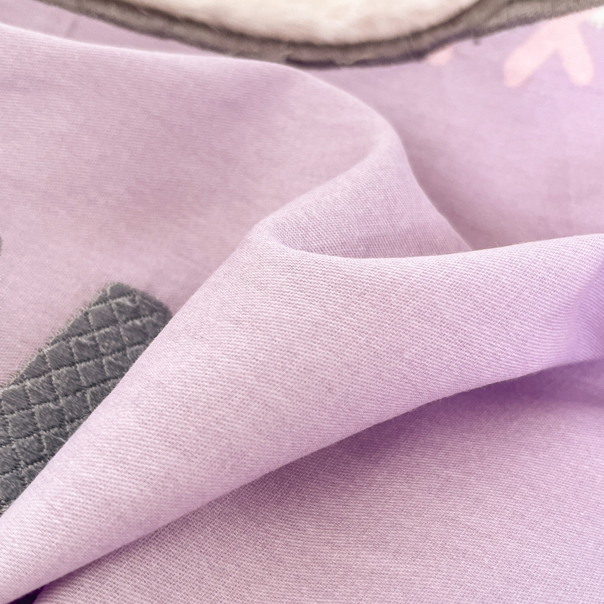 91家纺网 家纺一手货源 找家纺 金爱家 2026新款纯棉三丽鸥毛巾绣四件套 棉毛巾绣-呆萌库洛米