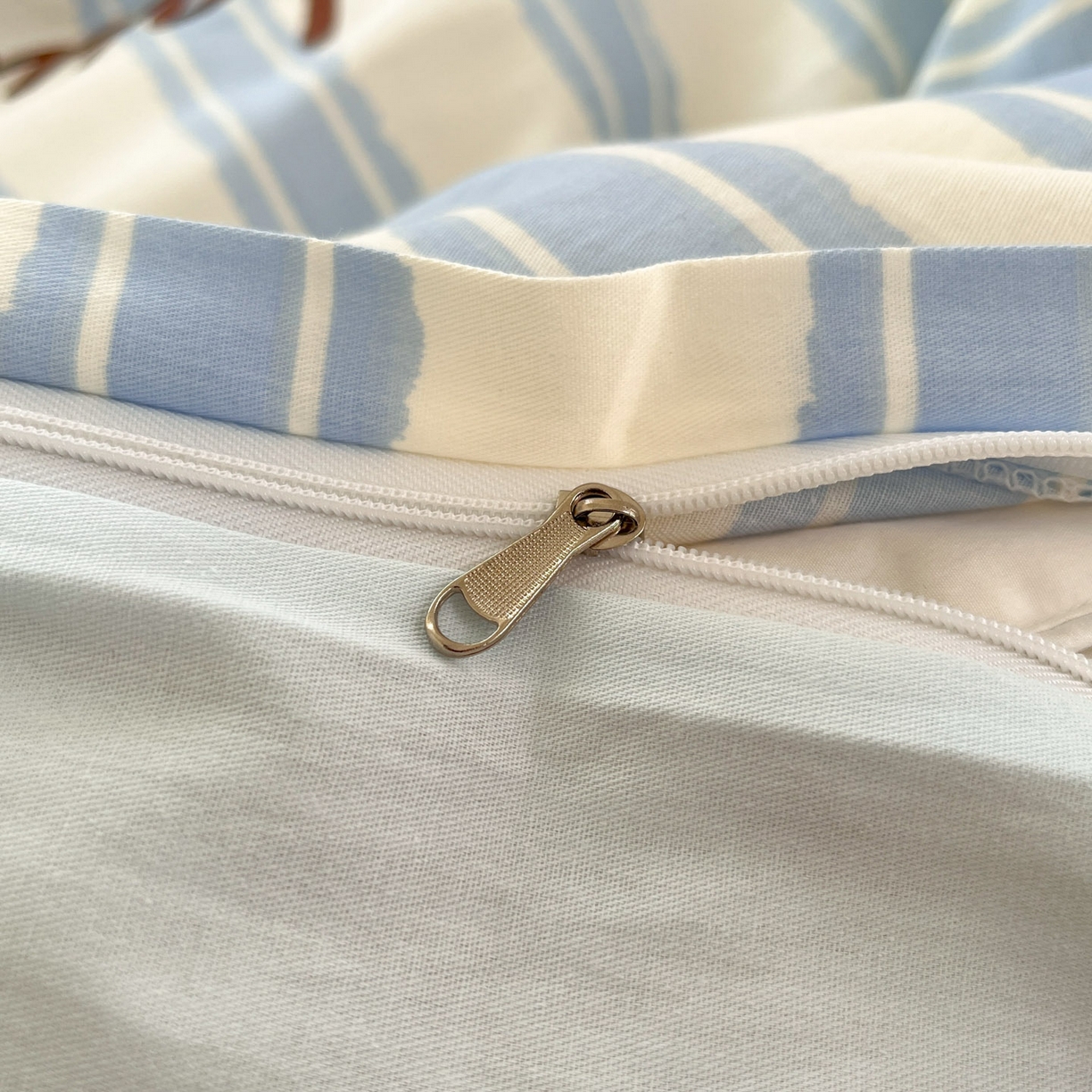 91家纺网 家纺一手货源 找家纺 金爱家 2026新款纯棉三丽鸥毛巾绣四件套 棉毛巾绣-布丁恰恰狗