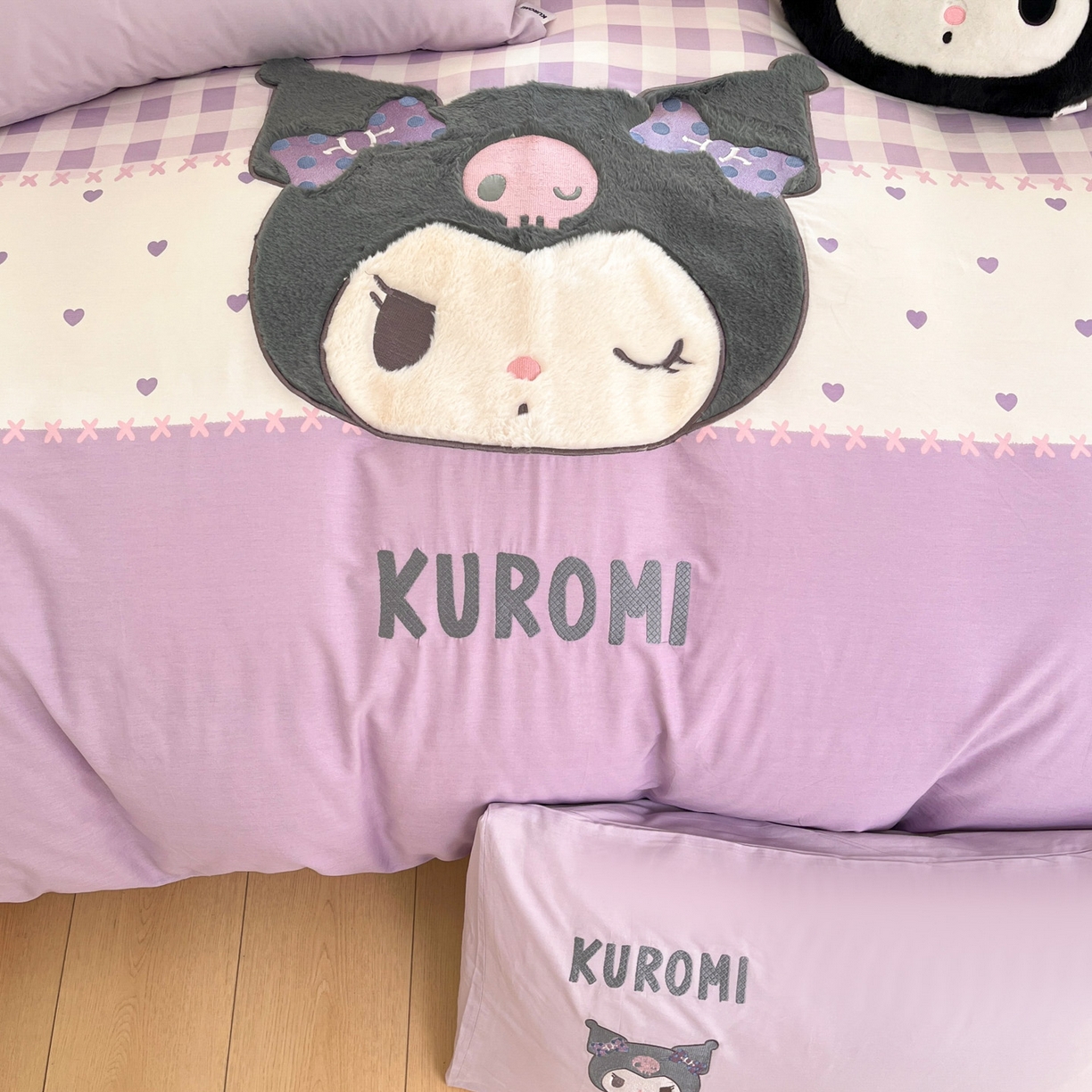 91家纺网 家纺一手货源 找家纺 金爱家 2026新款纯棉三丽鸥毛巾绣四件套 棉毛巾绣-呆萌库洛米