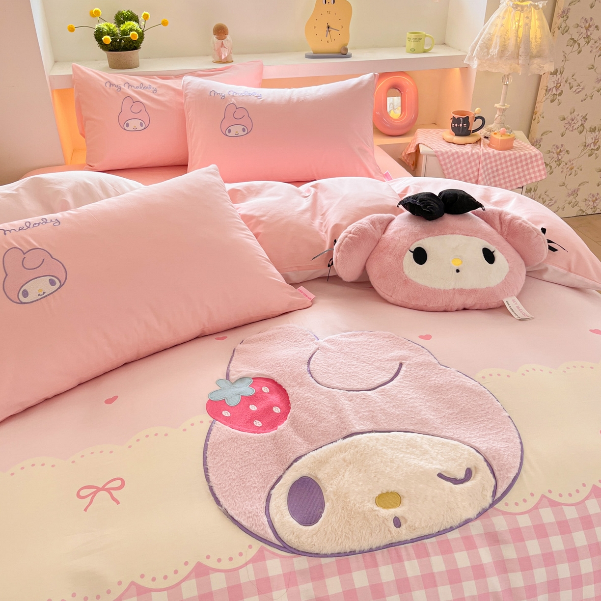 91家纺网 家纺一手货源 找家纺 金爱家 2026新款纯棉三丽鸥毛巾绣四件套 棉毛巾绣-萌萌美乐蒂