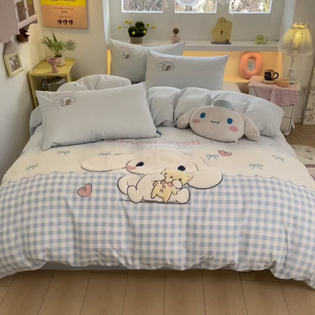 91家纺网 家纺一手货源 找家纺 金爱家 2026新款纯棉三丽鸥毛巾绣四件套 棉毛巾绣-开心大耳狗