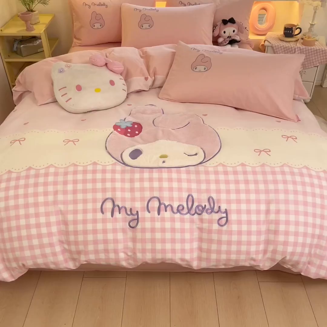 91家纺网 家纺一手货源 找家纺 金爱家 2026新款纯棉三丽鸥毛巾绣四件套 棉毛巾绣-萌萌美乐蒂