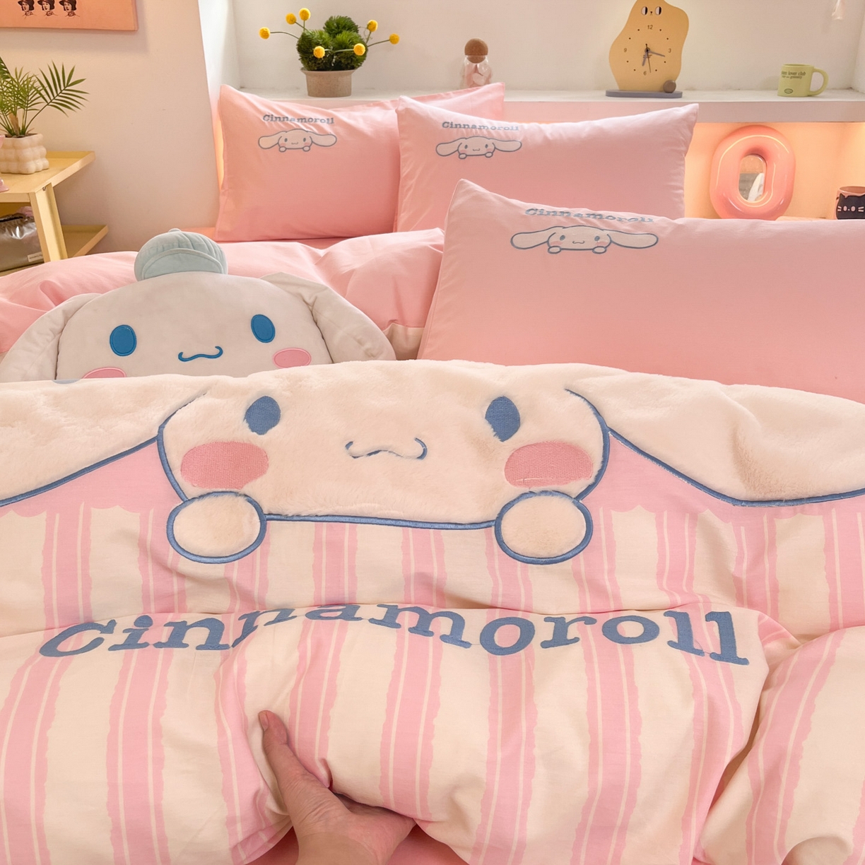 91家纺网 家纺一手货源 找家纺 金爱家 2026新款纯棉三丽鸥毛巾绣四件套 棉毛巾绣-粉红大耳狗