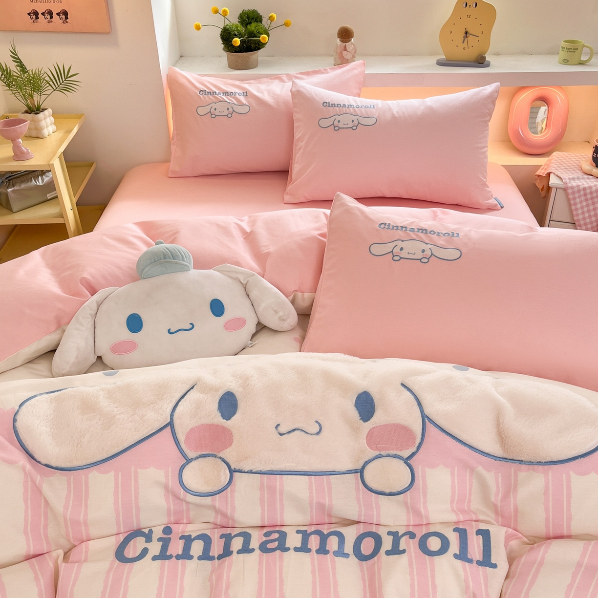 91家纺网 家纺一手货源 找家纺 金爱家 2026新款纯棉三丽鸥毛巾绣四件套 棉毛巾绣-粉红大耳狗