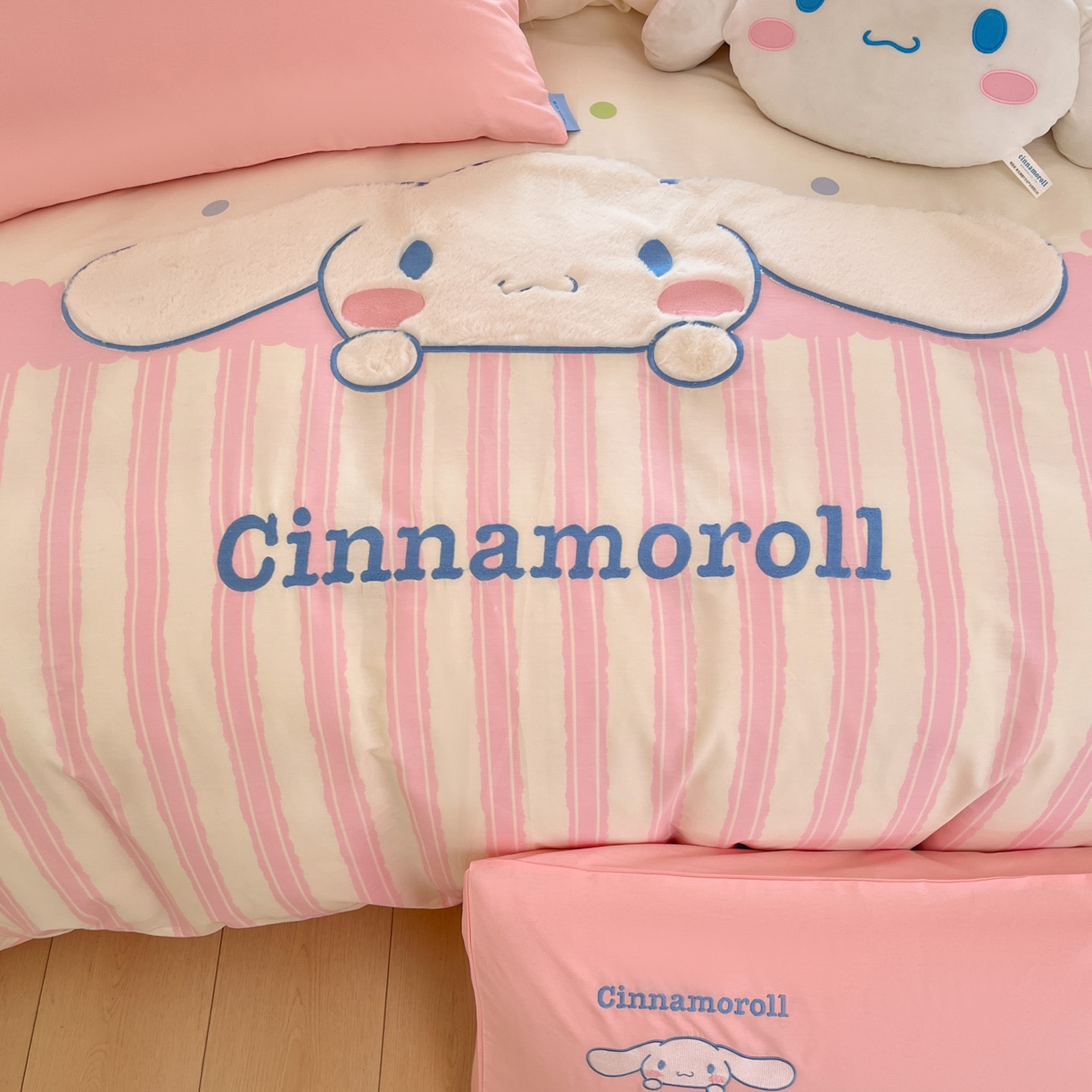 91家纺网 家纺一手货源 找家纺 金爱家 2026新款纯棉三丽鸥毛巾绣四件套 棉毛巾绣-粉红大耳狗