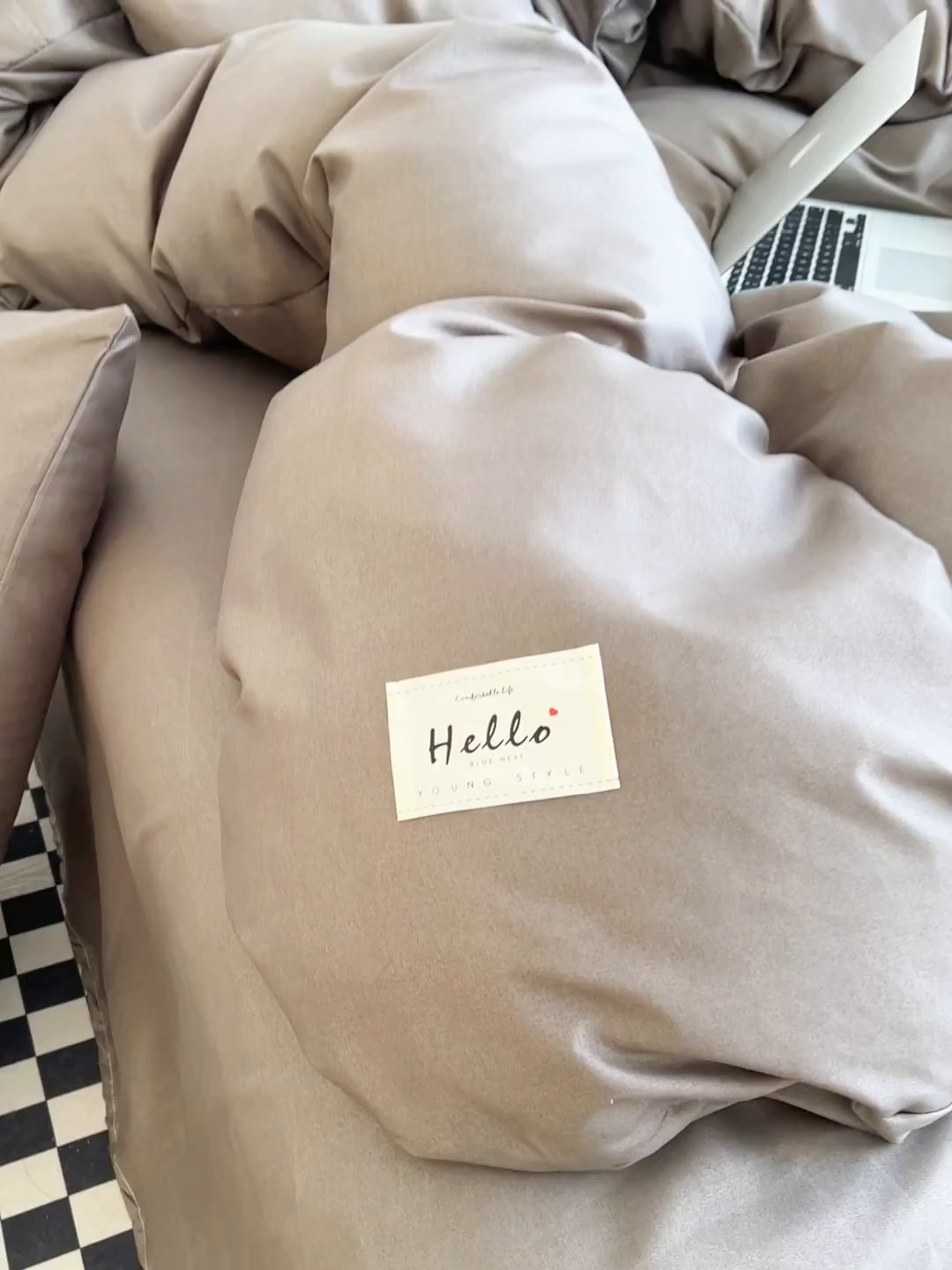 91家纺网 家纺一手货源 找家纺 友承家纺 2026新款床上用品被套单件冬季纯水洗棉被罩学生宿舍单人150x200x230cm双人磨毛被单 浅灰