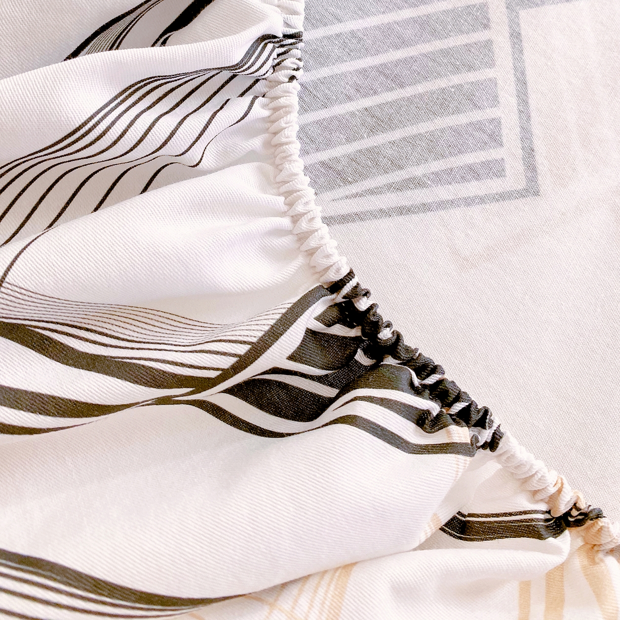 91家纺网 家纺一手货源 找家纺 小懒猪 2026新款全棉印花床笠 铂格纹