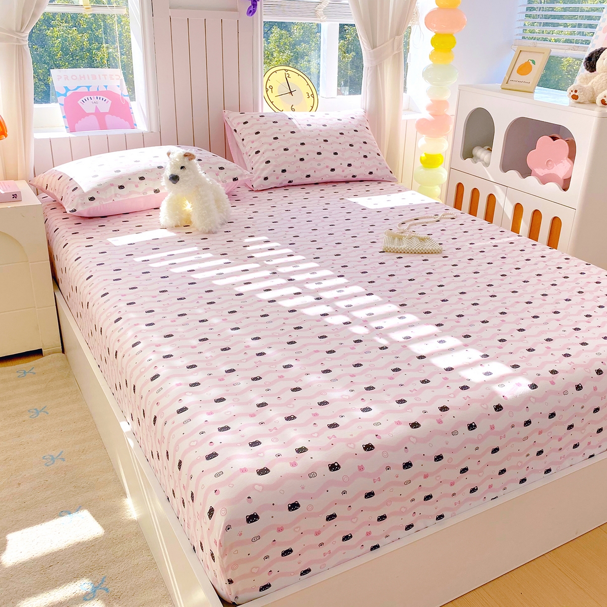 91家纺网 家纺一手货源 找家纺 小懒猪 2026新款全棉印花床笠 粉喵甜梦