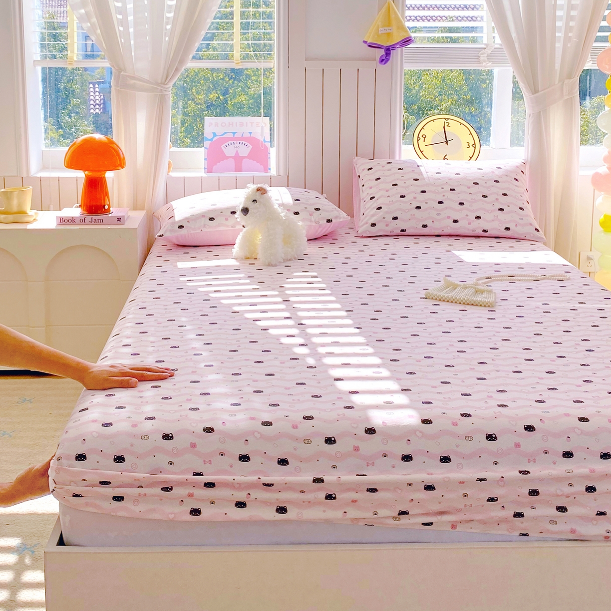 91家纺网 家纺一手货源 找家纺 小懒猪 2026新款全棉印花床笠 粉喵甜梦