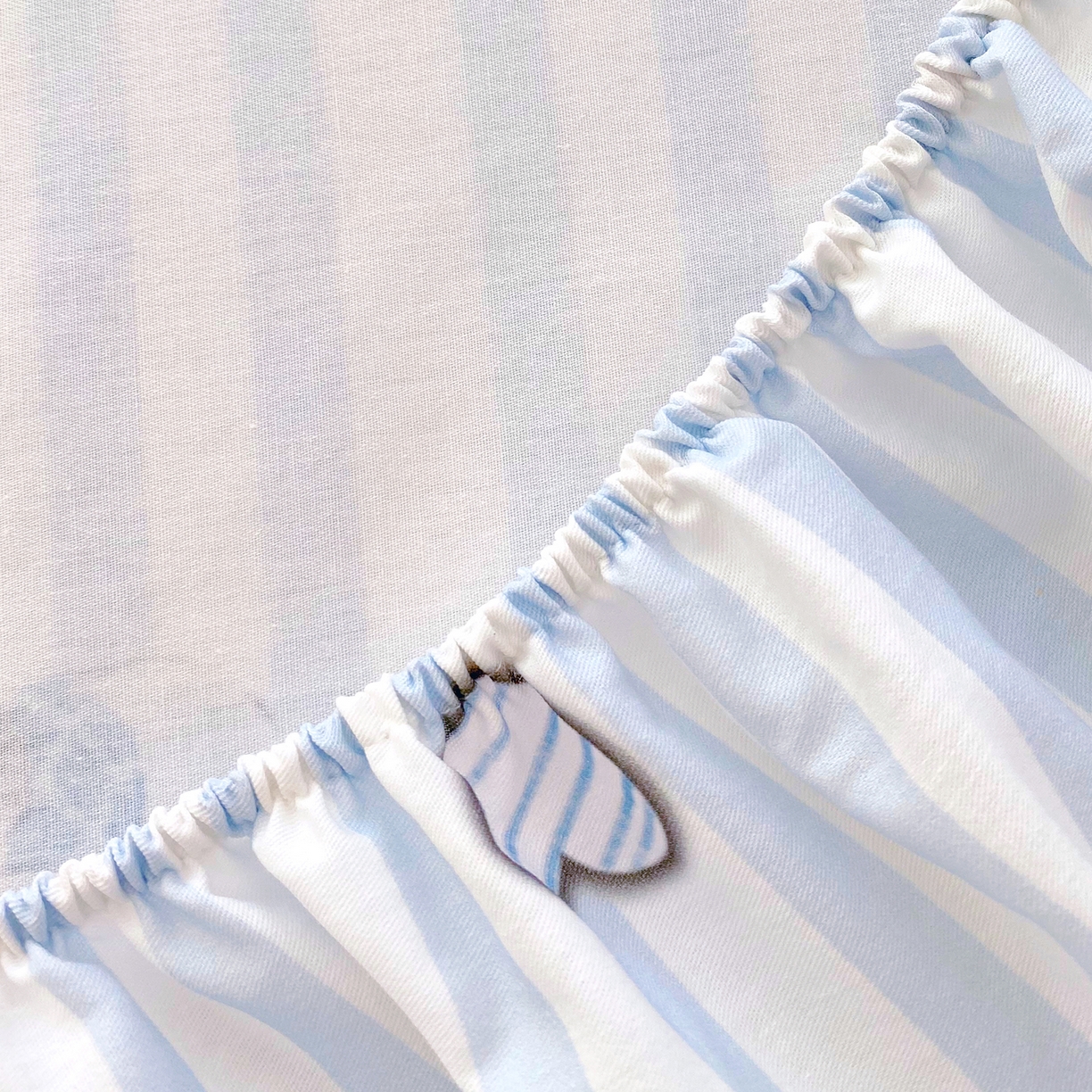 91家纺网 家纺一手货源 找家纺 小懒猪 2026新款全棉印花床笠 蓝调喵趣