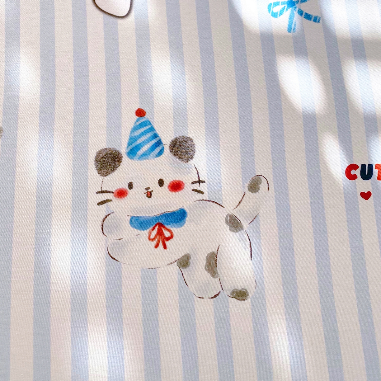 91家纺网 家纺一手货源 找家纺 小懒猪 2026新款全棉印花床笠 蓝调喵趣