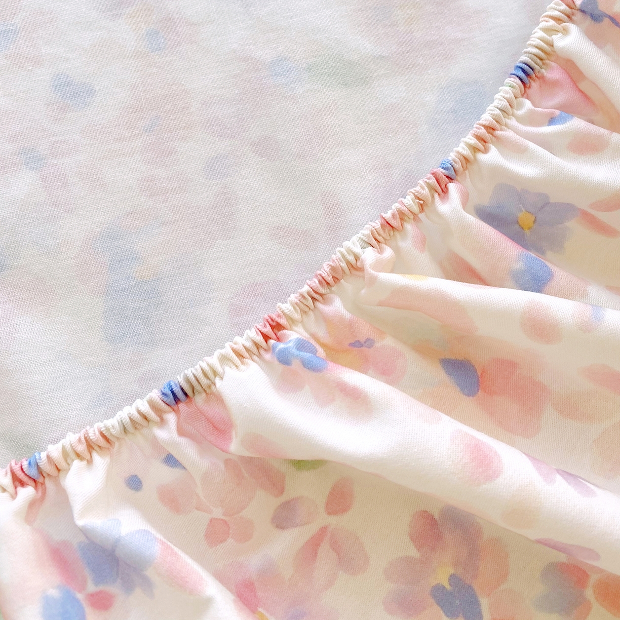 91家纺网 家纺一手货源 找家纺 小懒猪 2026新款全棉印花床笠 漫彩花韵