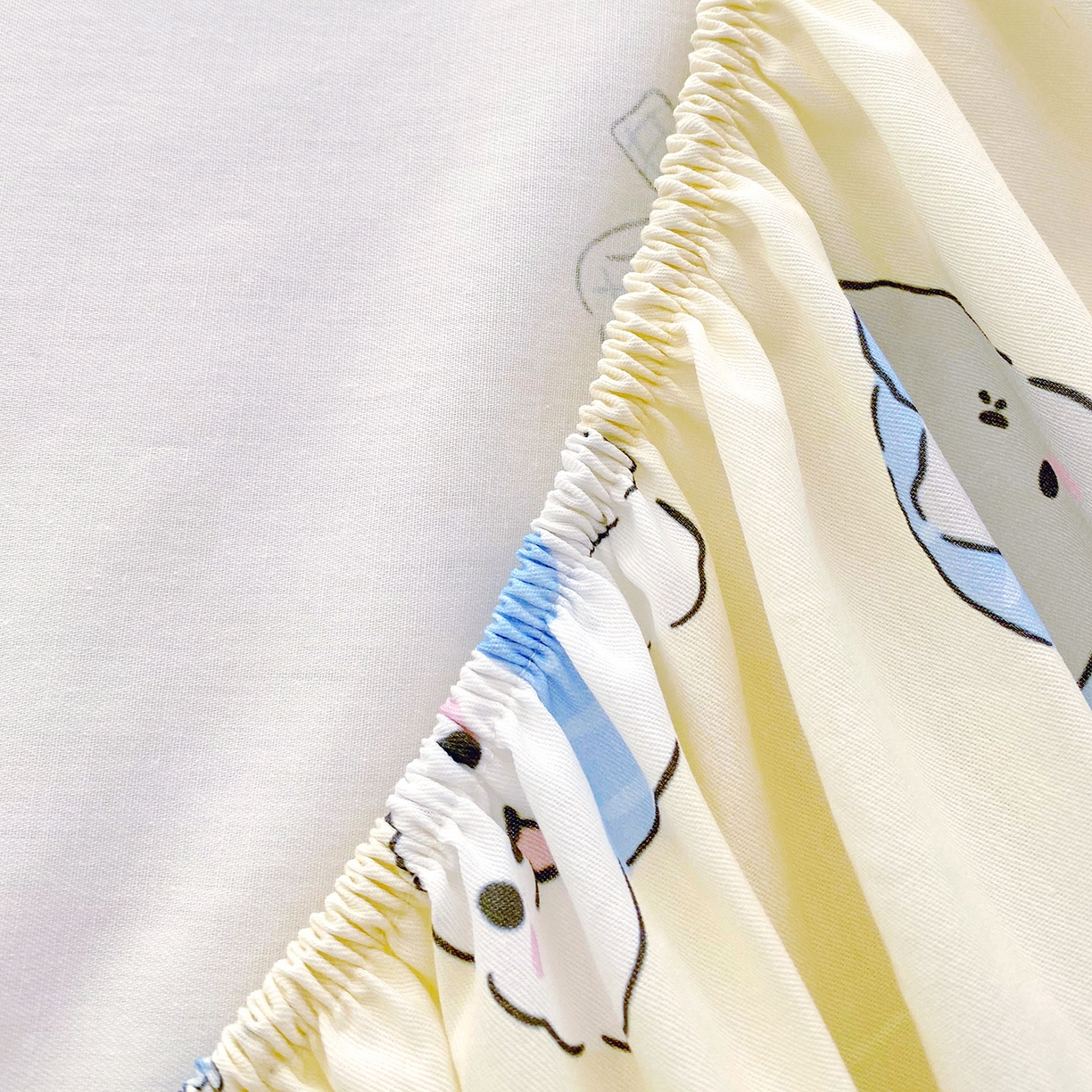 91家纺网 家纺一手货源 找家纺 小懒猪 2026新款全棉印花床笠 喵语时光