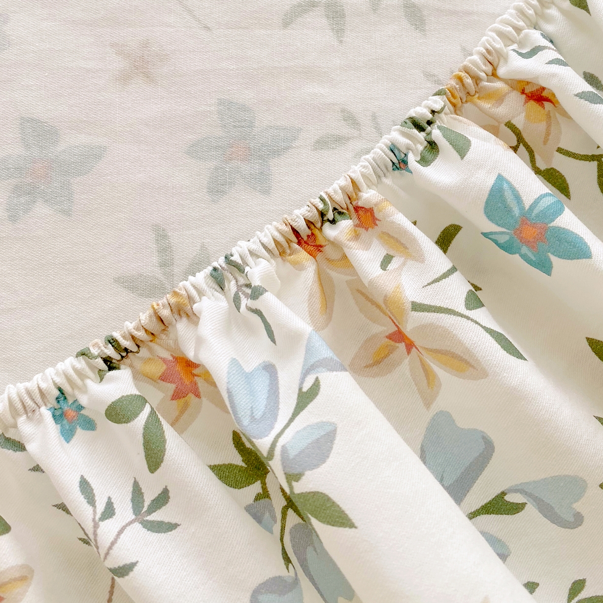 91家纺网 家纺一手货源 找家纺 小懒猪 2026新款全棉印花床笠 沐风苍兰