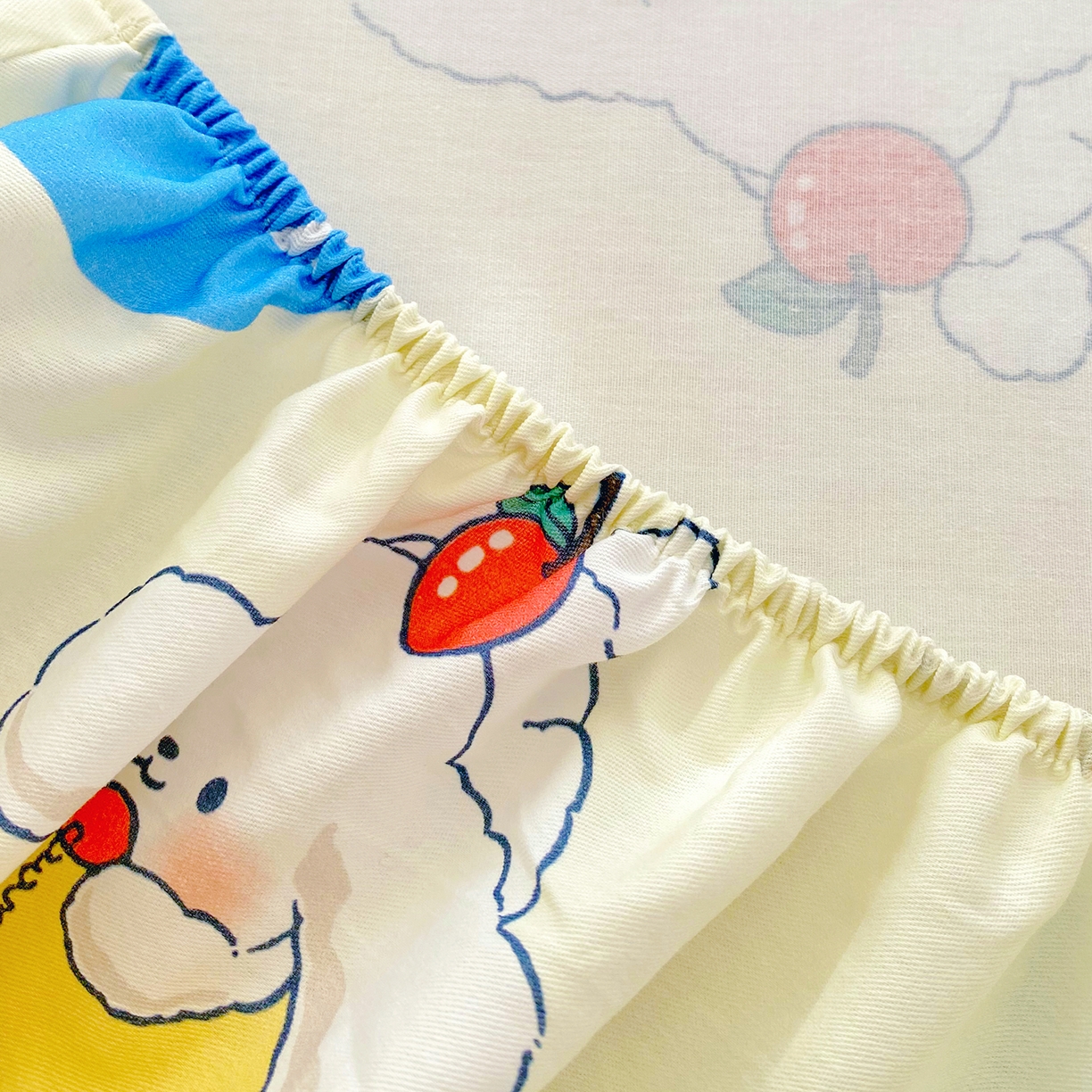 91家纺网 家纺一手货源 找家纺 小懒猪 2026新款全棉印花床笠 童梦汪旅