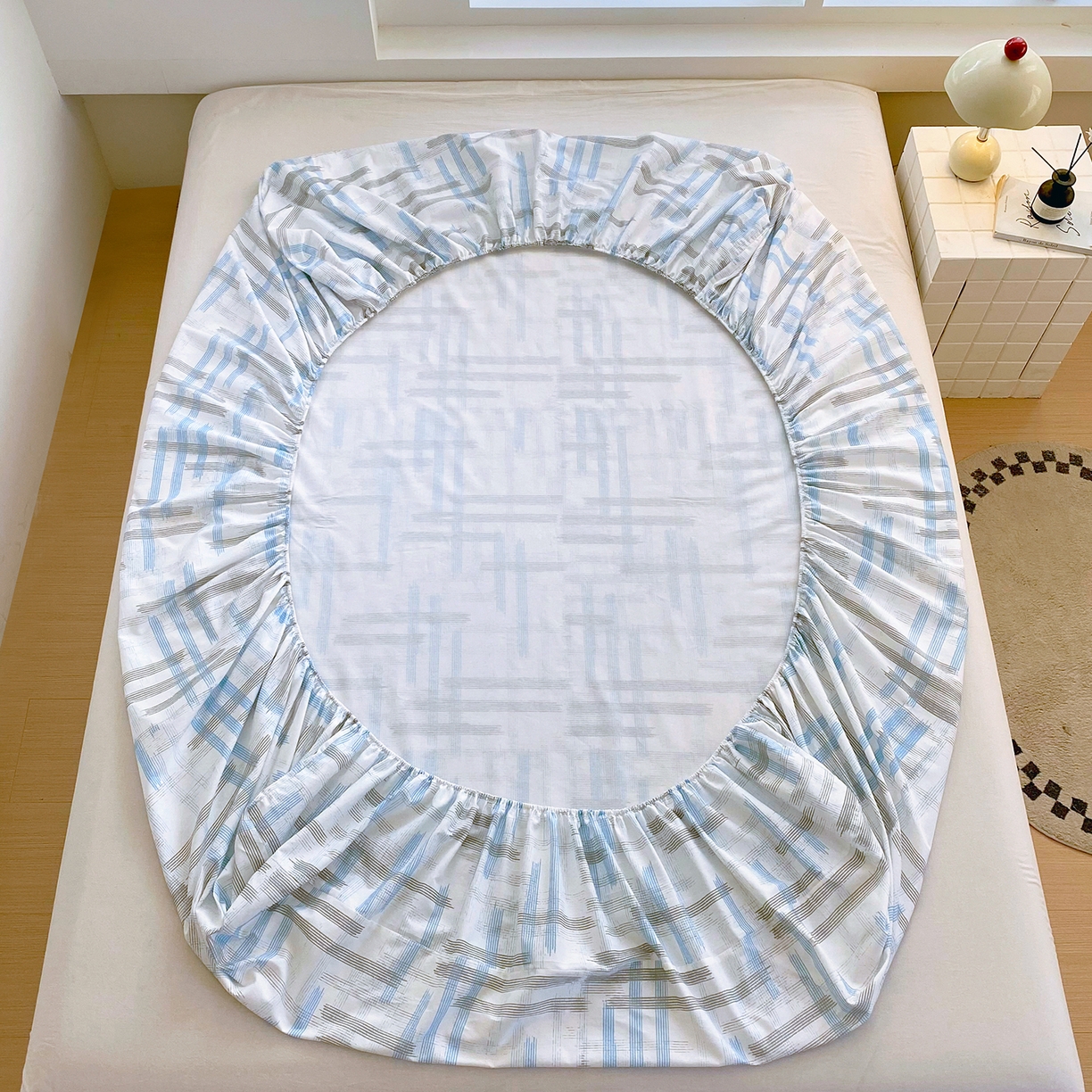 91家纺网 家纺一手货源 找家纺 小懒猪 2026新款全棉印花床笠 线影轻痕