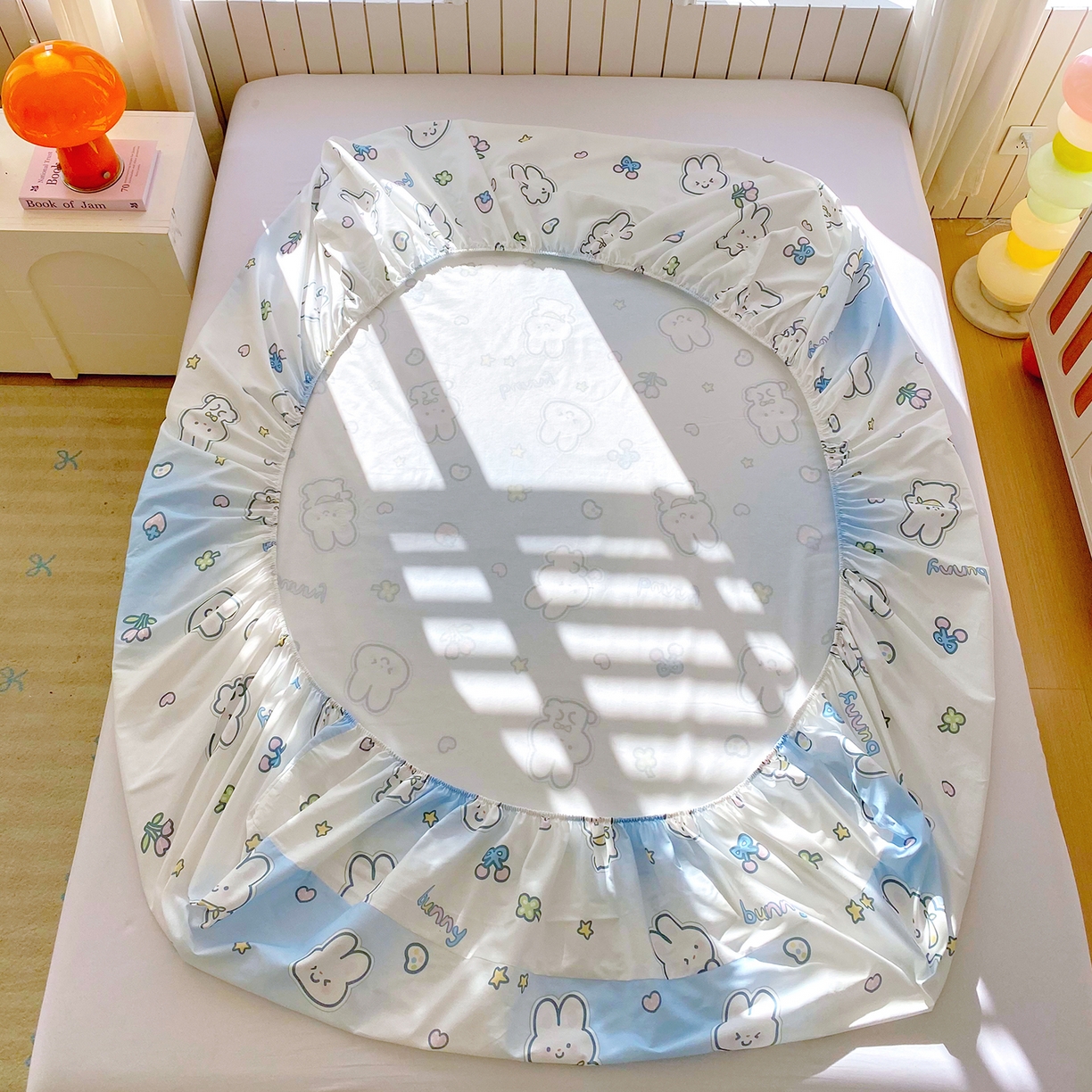 91家纺网 家纺一手货源 找家纺 小懒猪 2026新款全棉印花床笠 星兔软糖