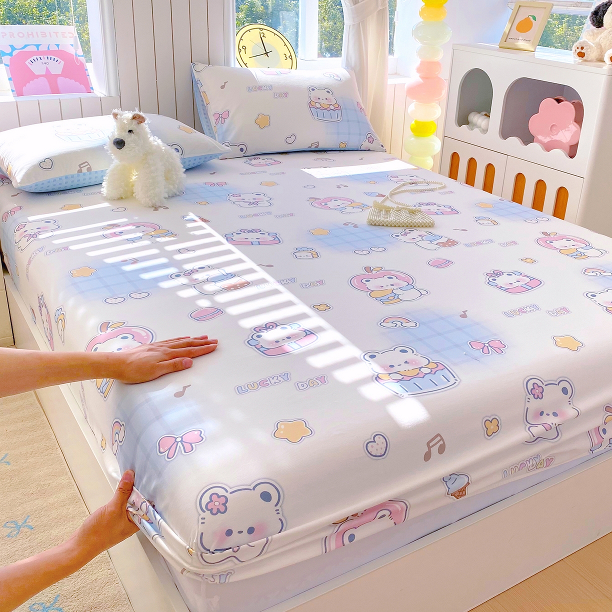 91家纺网 家纺一手货源 找家纺 小懒猪 2026新款全棉印花床笠 元气熊仔