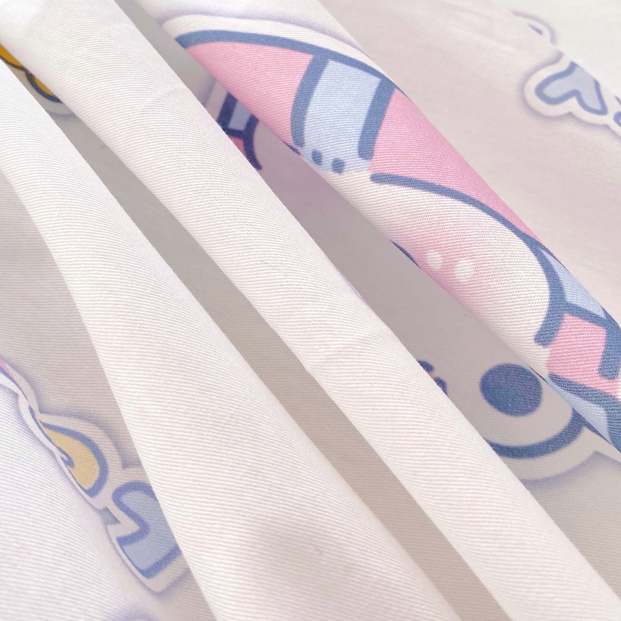 91家纺网 家纺一手货源 找家纺 小懒猪 2026新款全棉印花床笠 元气熊仔