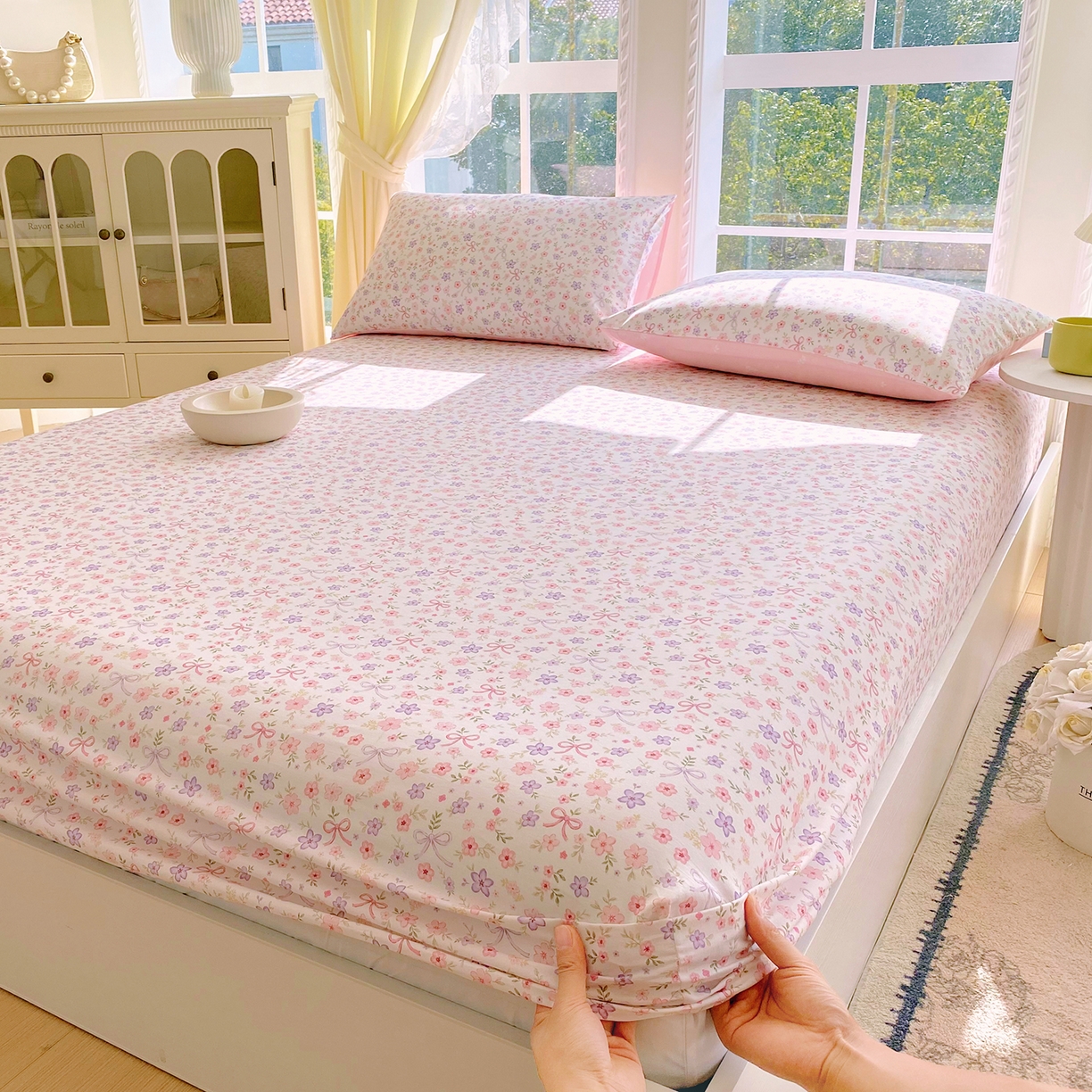 91家纺网 家纺一手货源 找家纺 小懒猪 2026新款全棉印花床笠 紫粉花漾