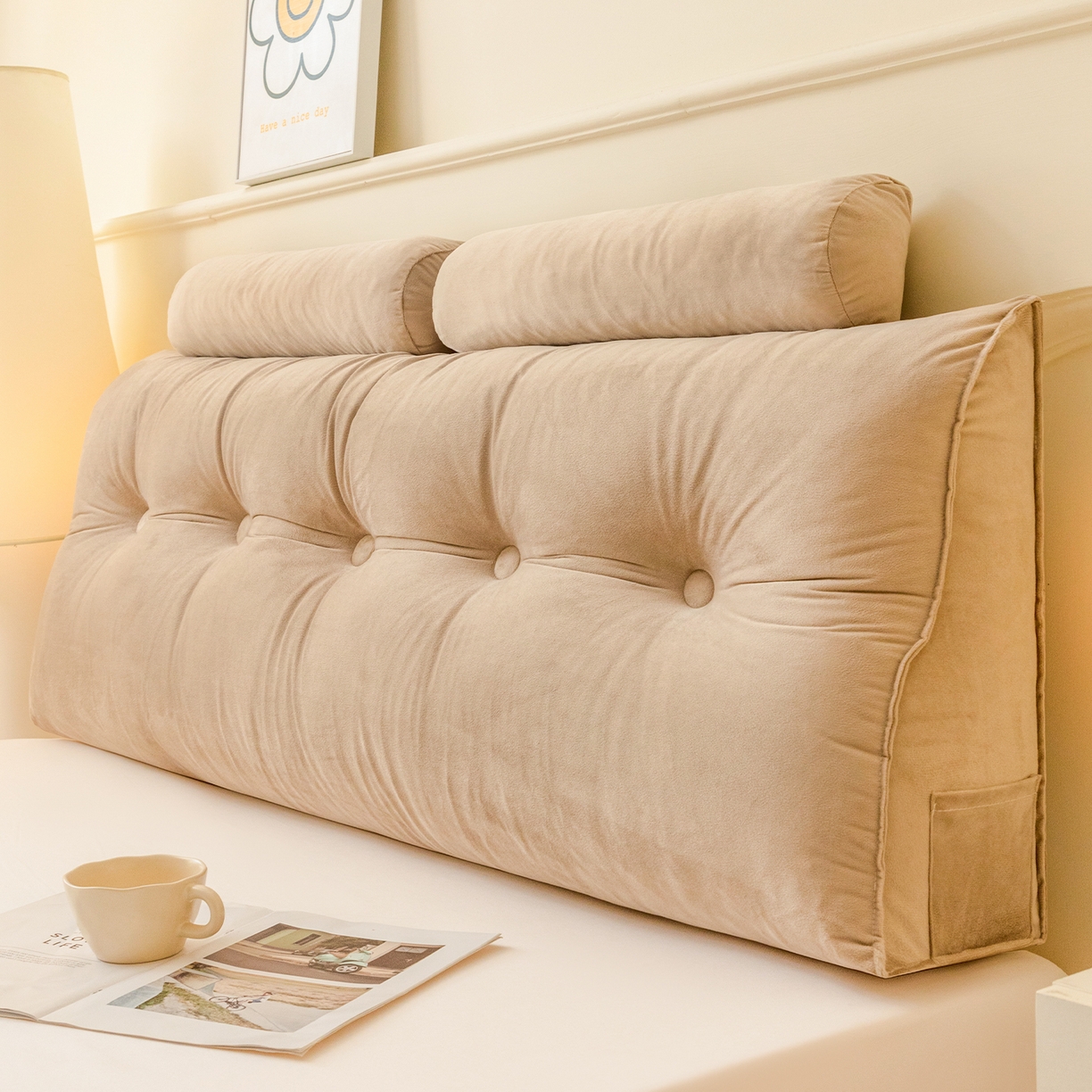 91家纺网 家纺一手货源 找家纺 碧尔家居 2025新款荷兰绒弯型三角+头枕床头靠背 奶咖