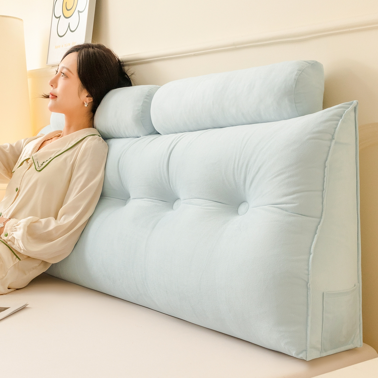 91家纺网 家纺一手货源 找家纺 碧尔家居 2025新款荷兰绒弯型三角+头枕床头靠背 天蓝