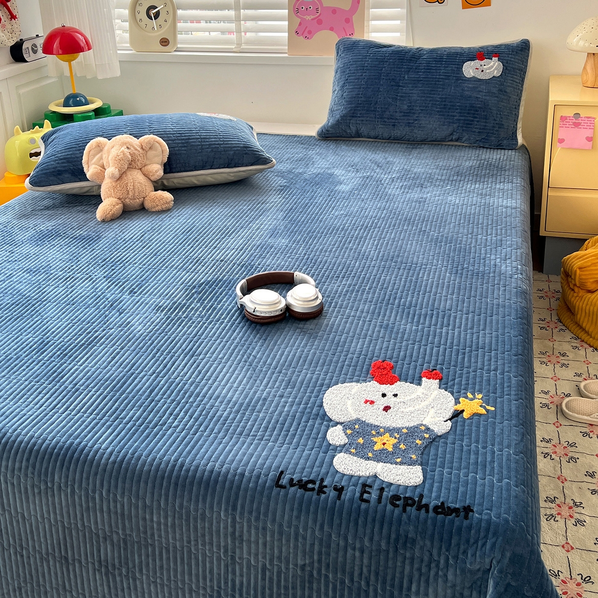 91家纺网 家纺一手货源 找家纺 鑫喜莱家纺 2025新款原创宝宝绒毛巾绣床盖三件套单床盖床垫单件床盖 魔法小象