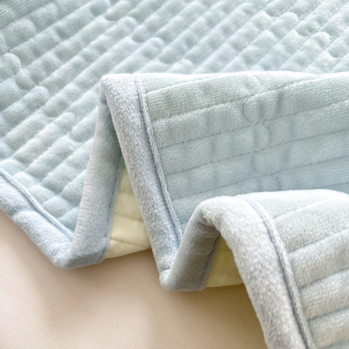 91家纺网 家纺一手货源 找家纺 鑫喜莱家纺 2025新款原创宝宝绒毛巾绣床盖三件套单床盖床垫单件床盖 狮子王